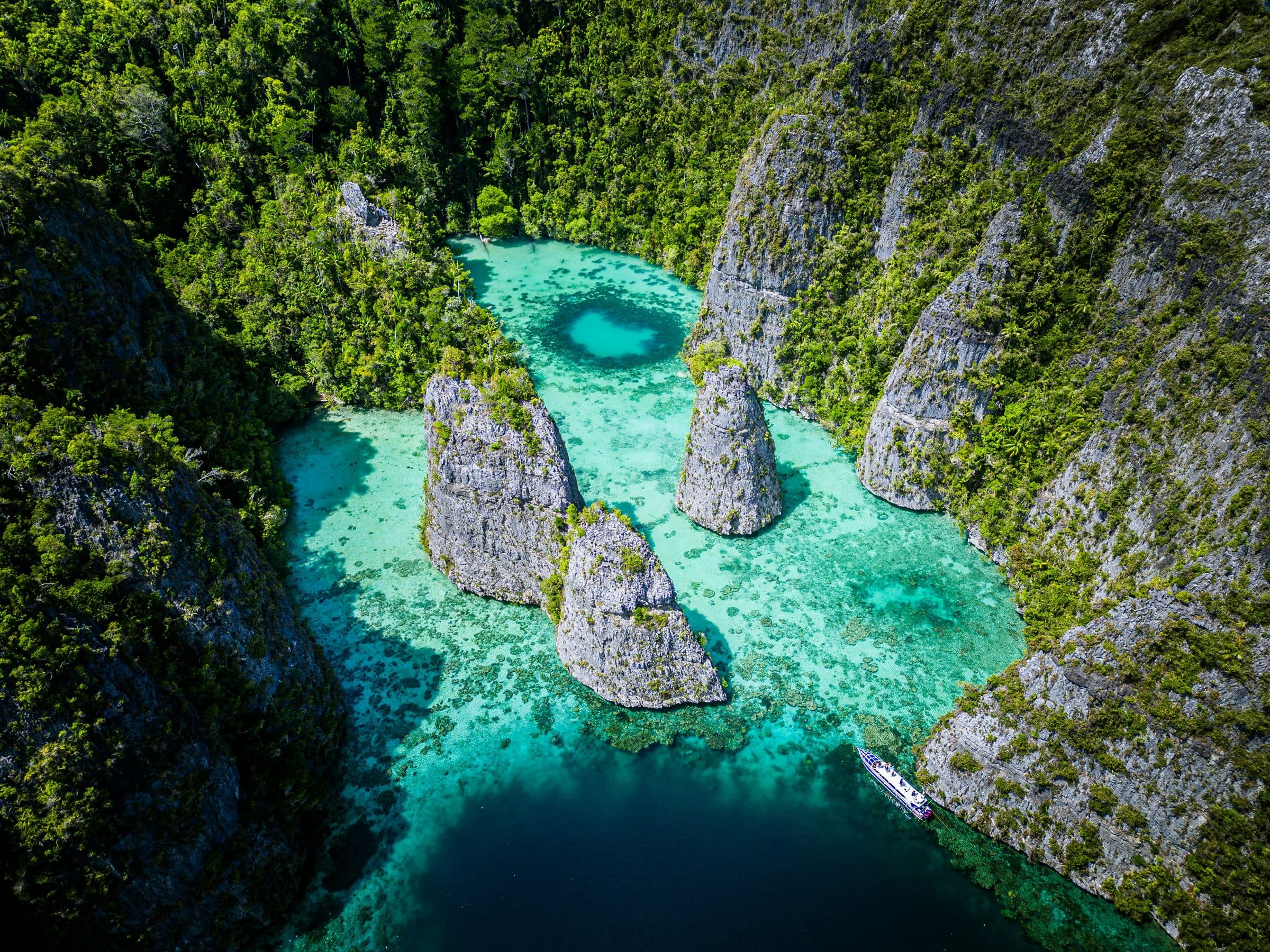 Raja Ampat and Banda season route