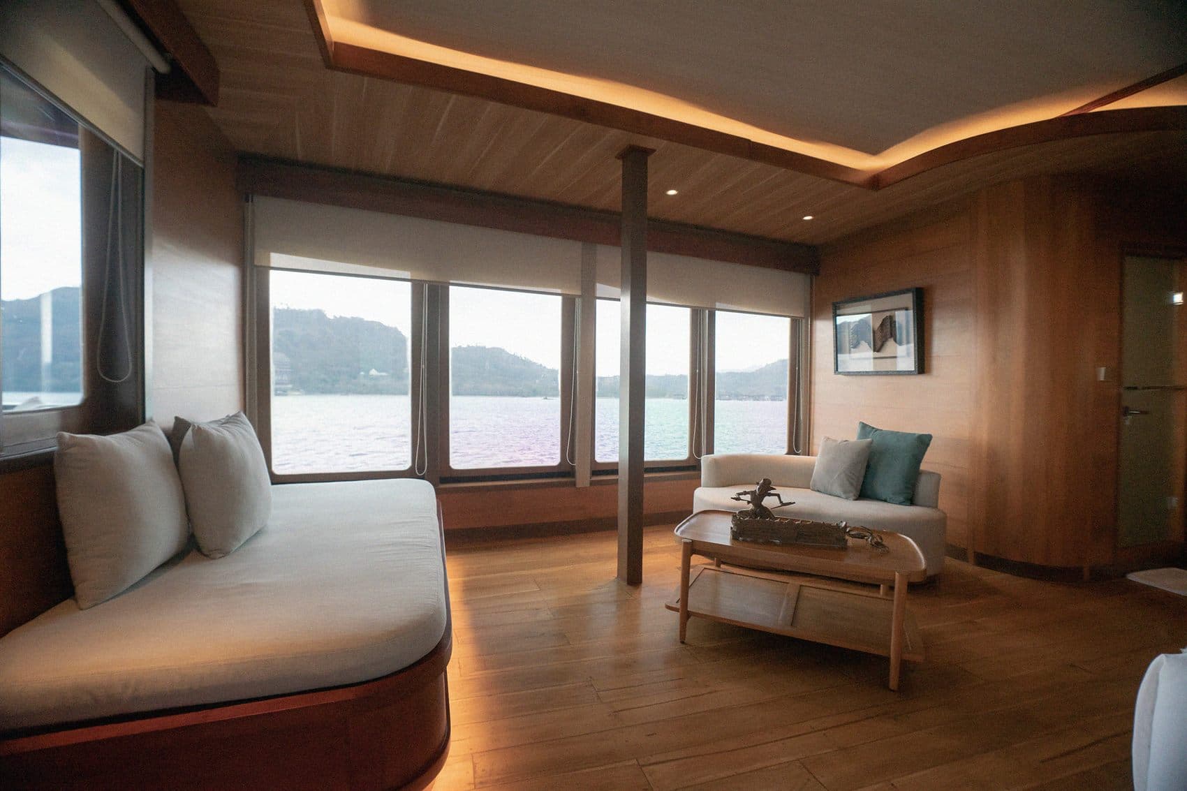 Presidential Suite - Whale detail