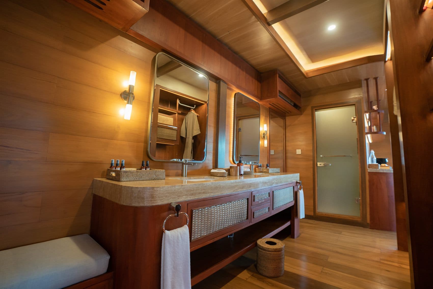 Presidential Suite - Whale seating